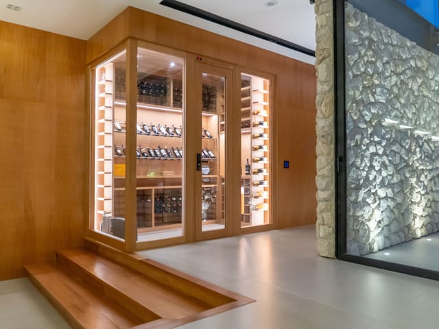 Casa com 600m² 4 quartos e 7 banheiros, à venda, no bairro Barra da Tijuca em Rio de Janeiro