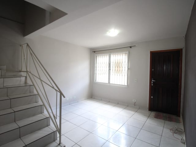 Casa com 67m² 2 quartos e 2 banheiros, à venda, no bairro Oficinas em Ponta Grossa