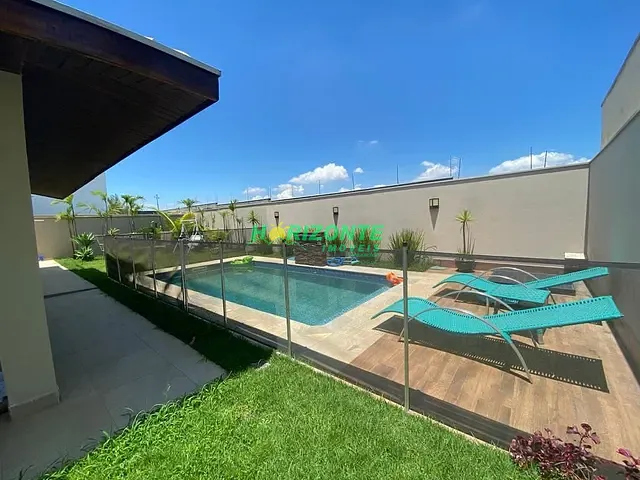 Casa com 500m² 4 quartos e 5 banheiros, à venda, no bairro Condomínio Residencial Jaguary em São José dos Campos