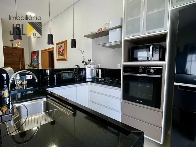 Casa com 300m² 3 quartos e 3 banheiros, à venda, no bairro Condomínio Terras do Vale em Caçapava