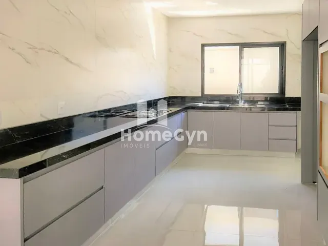 Casa com 450m² 4 quartos e 6 banheiros, para alugar, no bairro Residencial Goiânia Golfe Clube em Goiânia