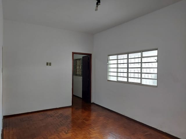 Foto do Casa - Casa com 3 dormitórios para alugar, 131 m² por R$ 1.200,00/mês - Mercês - Uberaba/MG | ZUCATO IMOBILIARIA LTDA