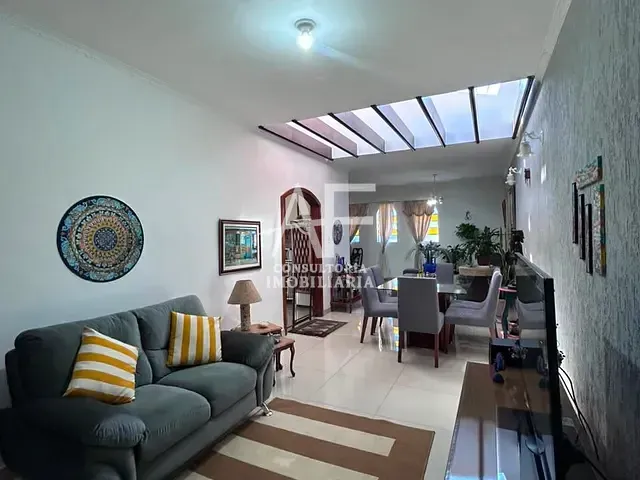 Casa com 250m² 3 quartos e 3 banheiros, à venda, no bairro Jardim Independência em Taubaté