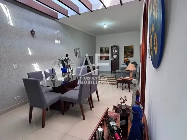Casa com 250m² 3 quartos e 3 banheiros, à venda, no bairro Jardim Independência em Taubaté