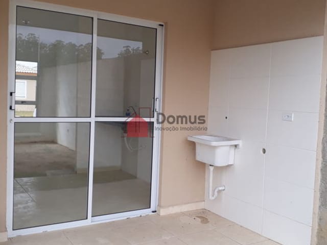 Casa à venda, no bairro Conjunto Habitacional Terra dos Ipês W em Pindamonhangaba