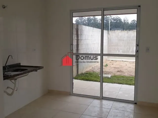 Casa à venda, no bairro Conjunto Habitacional Terra dos Ipês W em Pindamonhangaba