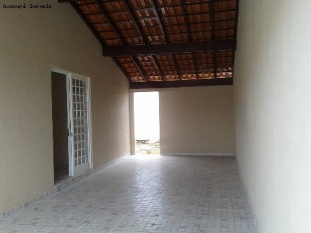 Foto do Casa - CASA LOCALIZADA PRÓXIMA A AVENIDA DONA FLORIANA, COM TODA INFRAESTRUTURA, RECÉM REFORMADA, 3 DORMITÓRIOS SENDO UM SUÍTE, SALA P 2 AMBIENTES, COZINHA, LAVANDERIA, GARAGEM AMPLA E QUINTAL. | Guaxupé Imóveis Ltda