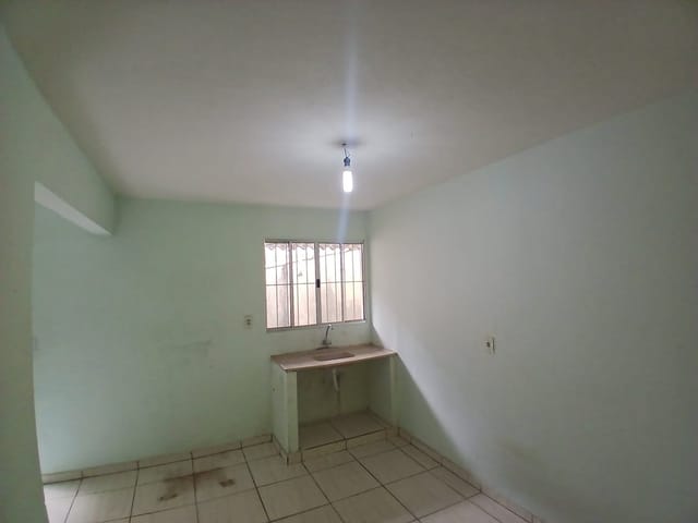 Casa 1 quarto e 1 banheiro, para alugar, no bairro Parque Valença I em Campinas