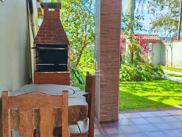 Casa com 450m² 4 quartos e 3 banheiros, à venda, no bairro Boraceia em Bertioga