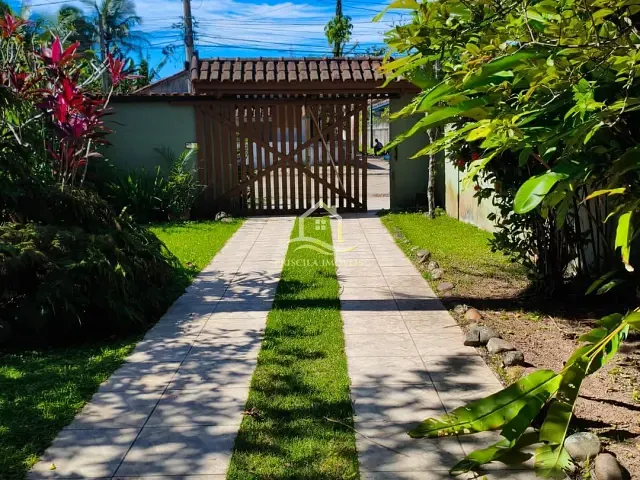Casa com 450m² 4 quartos e 3 banheiros, à venda, no bairro Boraceia em Bertioga