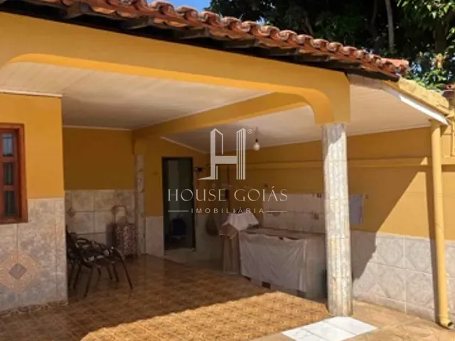 Casa com 493m² 3 quartos e 2 banheiros, à venda, no bairro Jardim Ana Lúcia em Goiânia