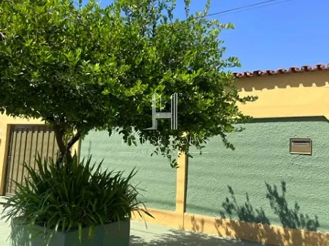 Casa com 493m² 3 quartos e 2 banheiros, à venda, no bairro Jardim Ana Lúcia em Goiânia