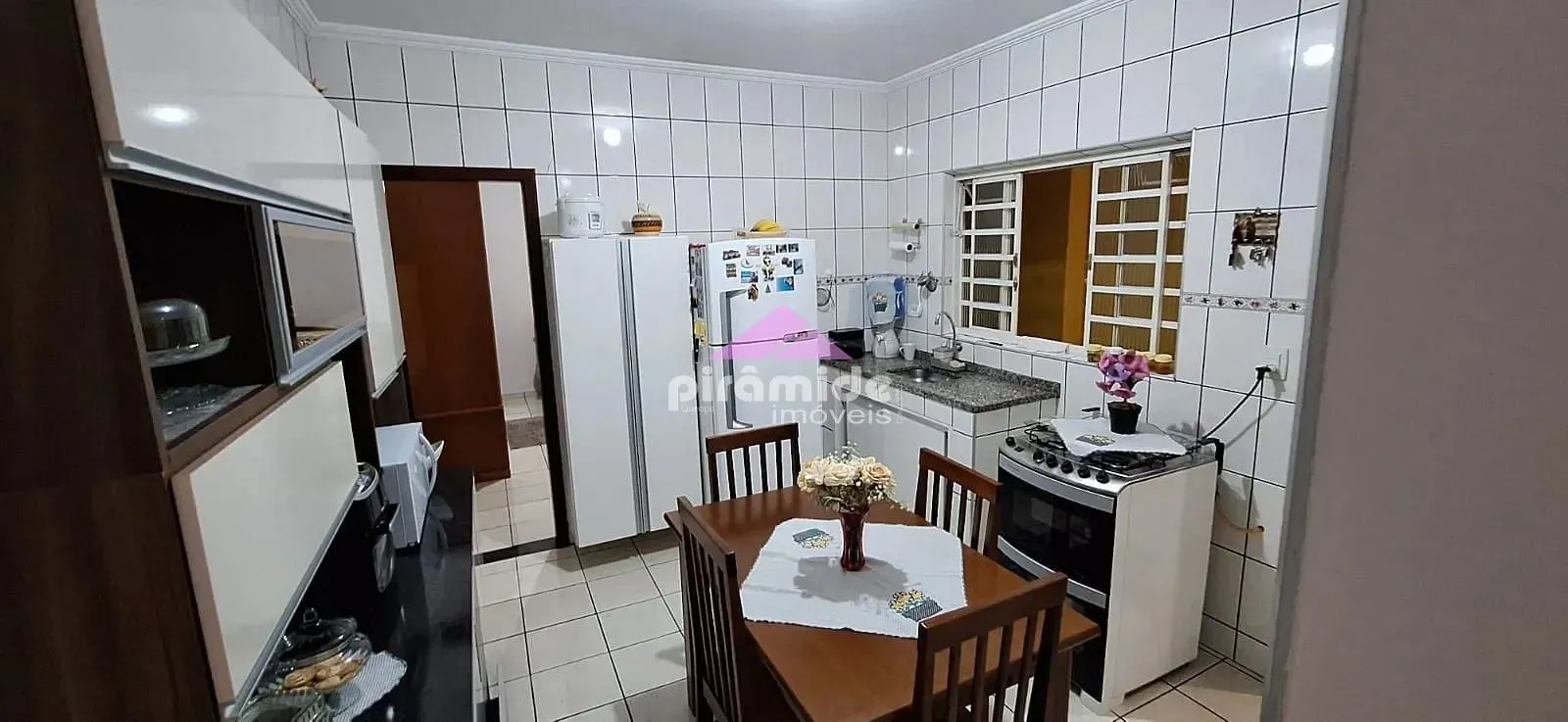 Casa, 4 quartos, 240 m² - Foto 8