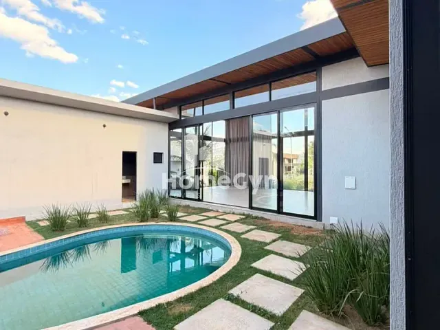 Casa com 1250m² 4 quartos e 5 banheiros, para alugar, no bairro Residencial Goiânia Golfe Clube em Goiânia