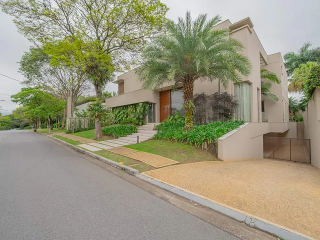Casa com 1025m² 4 quartos e 6 banheiros, para alugar, no bairro Alphaville em Barueri