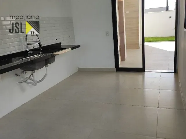 Casa com 250m² 3 quartos e 1 banheiro, à venda, no bairro Guamirim em Caçapava