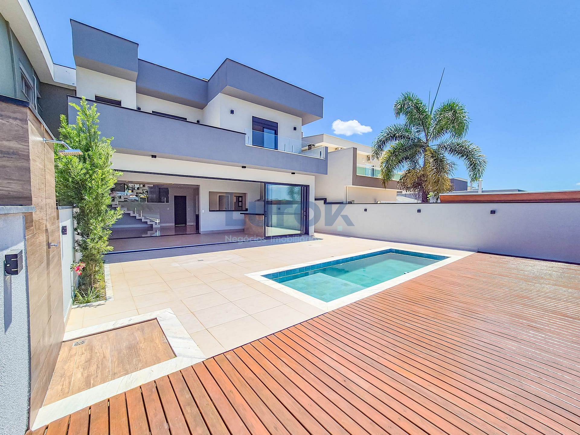 Casa, 3 quartos, 245 m² - Foto 1