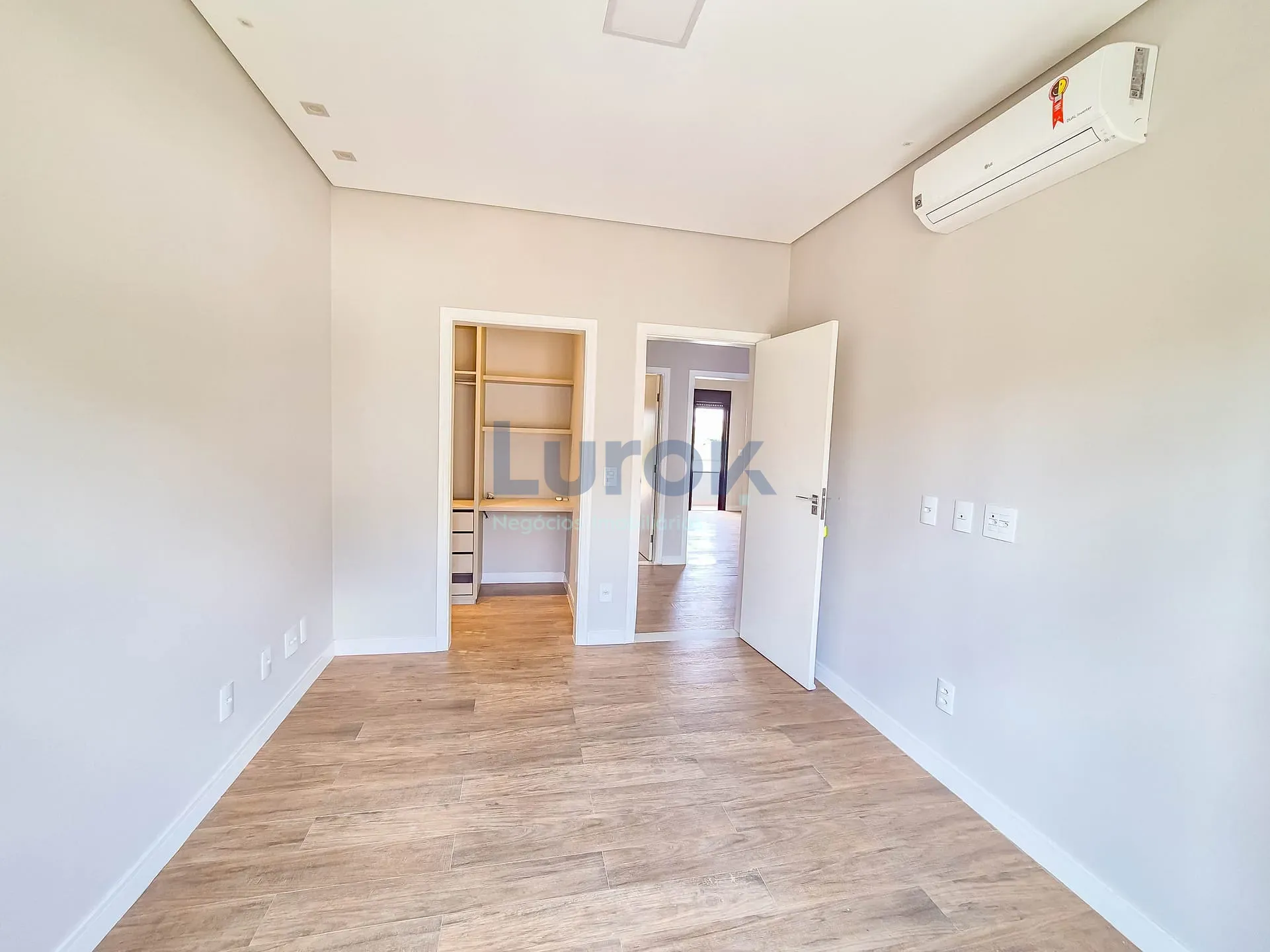 Casa, 3 quartos, 245 m² - Foto 6