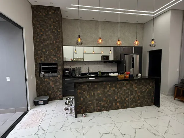 Casa com 300m² 3 quartos e 3 banheiros, à venda, no bairro Loteamento Residencial Portal do Lago em Cambé