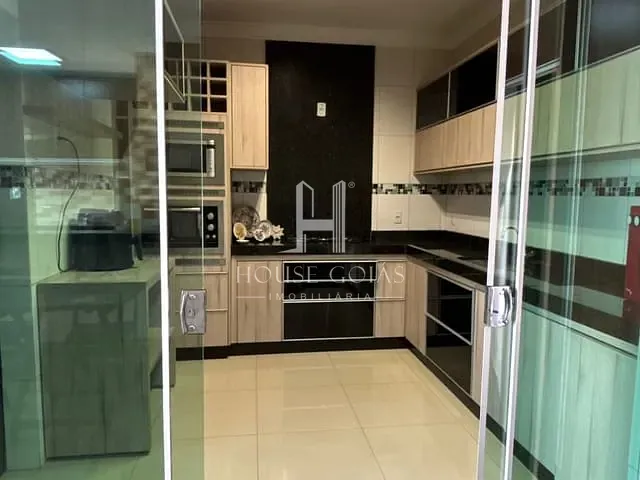 Casa com 361m² 3 quartos e 1 banheiro, à venda, no bairro Moinho dos Ventos em Goiânia