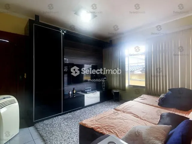 Casa com 250m² 3 quartos e 3 banheiros, à venda, no bairro Parque São Vicente em Mauá