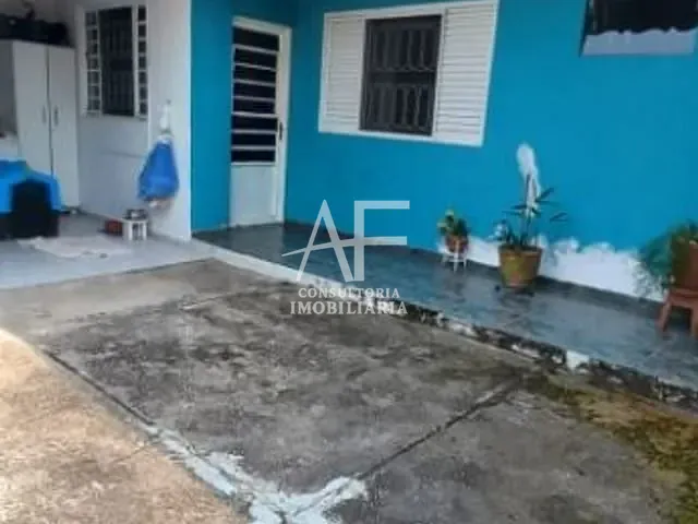 Casa com 277m² 3 quartos e 2 banheiros, à venda, no bairro Jardim dos Estados em Taubaté
