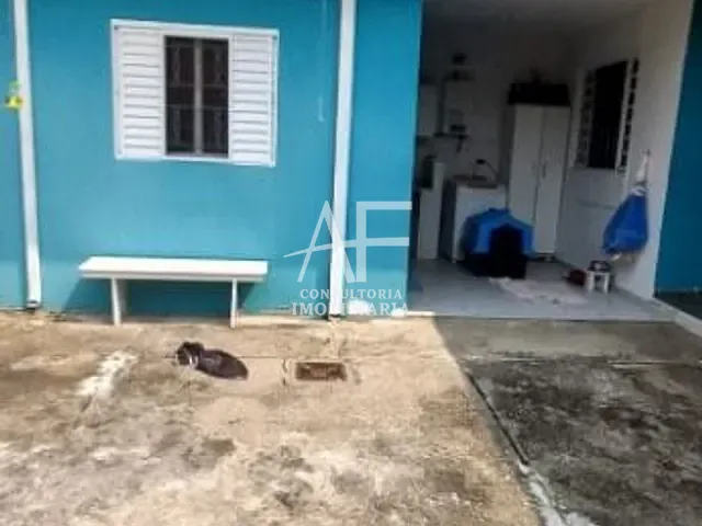 Casa com 277m² 3 quartos e 2 banheiros, à venda, no bairro Jardim dos Estados em Taubaté