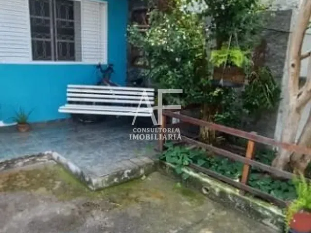 Casa com 277m² 3 quartos e 2 banheiros, à venda, no bairro Jardim dos Estados em Taubaté