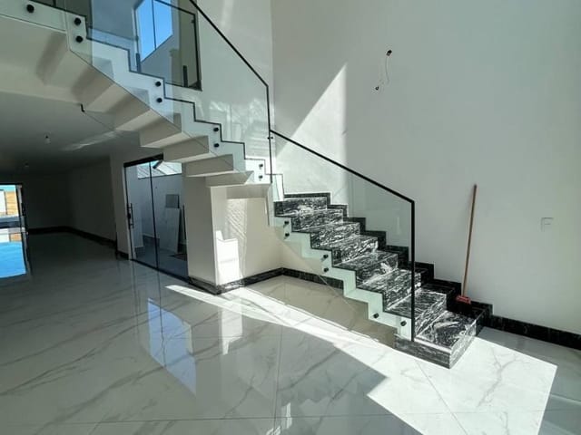 Casa com 420m² 5 quartos e 7 banheiros, à venda, no bairro Lagoa em Macaé
