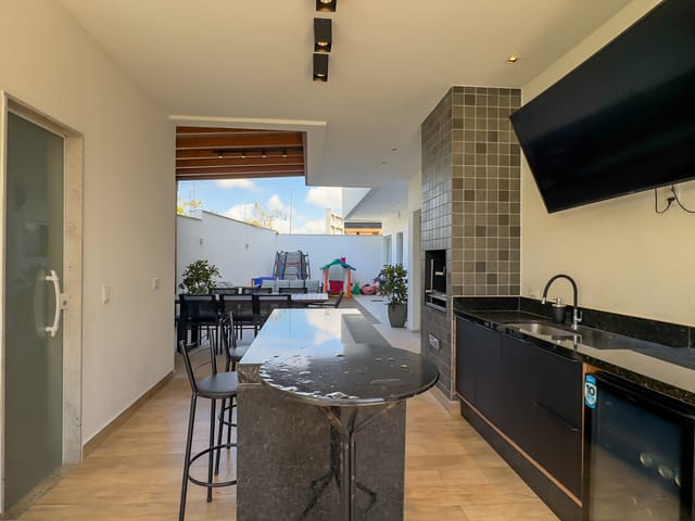 Casa com 300m² 4 quartos e 6 banheiros, à venda, no bairro Recreio dos Bandeirantes em Rio de Janeiro