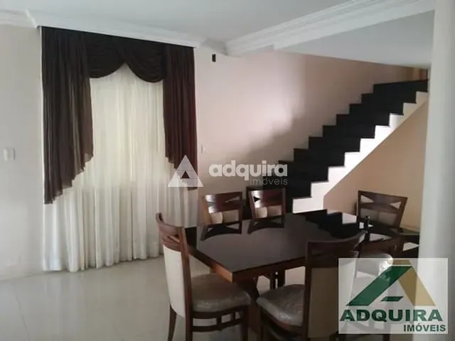 Casa com 520m² 5 quartos e 6 banheiros, à venda, no bairro Centro em Ponta Grossa