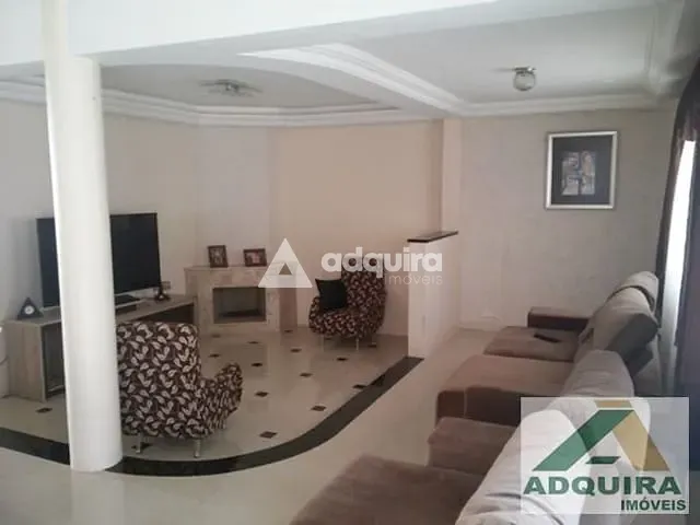 Casa com 520m² 5 quartos e 6 banheiros, à venda, no bairro Centro em Ponta Grossa