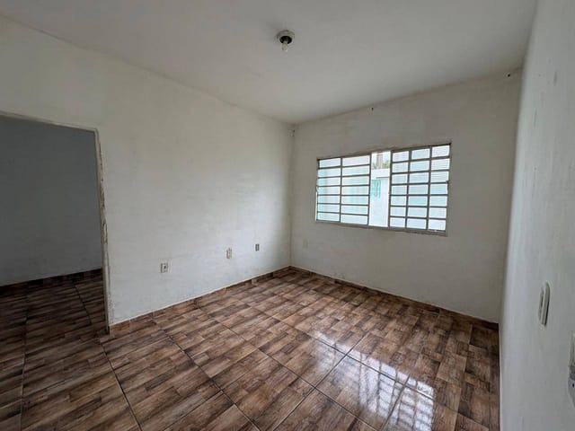 Casa com 200m² 3 quartos e 1 banheiro, para alugar, no bairro Jardim Florence em Campinas