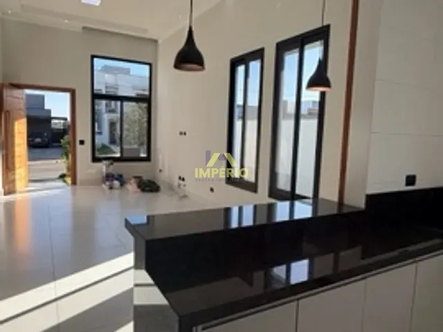 Casa com 300m² 3 quartos e 4 banheiros, à venda, no bairro Residencial Lagos D'Icaraí em Salto