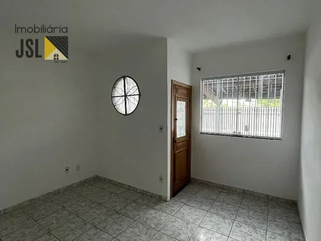 Casa com 137m² 2 quartos e 2 banheiros, à venda, no bairro Vila Naly em Caçapava