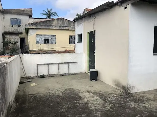 Casa com 305m² 3 quartos e 2 banheiros, à venda, no bairro Jardim Pedroso em Mauá