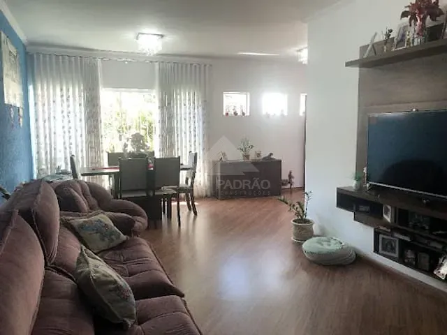 Casa com 305m² 3 quartos e 2 banheiros, à venda, no bairro Jardim Pedroso em Mauá