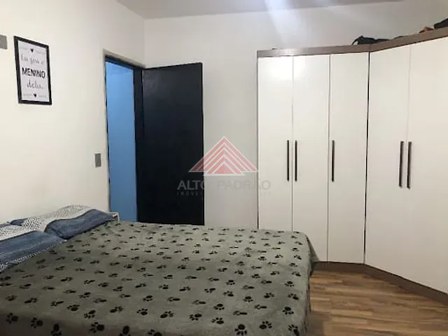 Casa com 305m² 3 quartos e 2 banheiros, à venda, no bairro Jardim Pedroso em Mauá