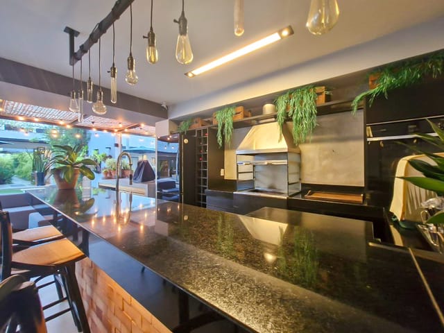 Casa 5 quartos e 8 banheiros, à venda, no bairro Barra da Tijuca em Rio de Janeiro