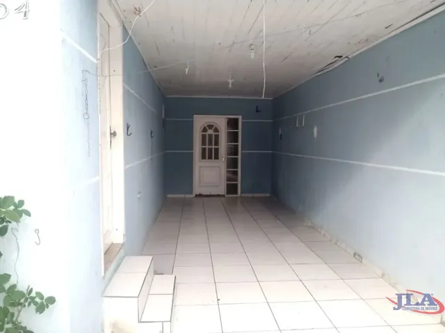 Casa com 200m² 4 quartos e 2 banheiros, para alugar, no bairro Barreirinha em Curitiba
