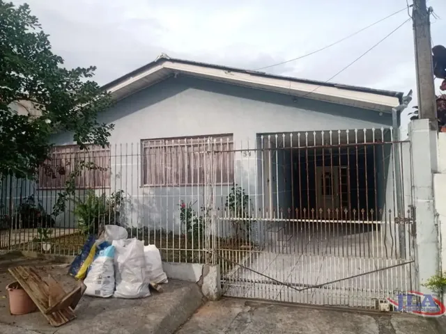 Casa com 200m² 4 quartos e 2 banheiros, para alugar, no bairro Barreirinha em Curitiba