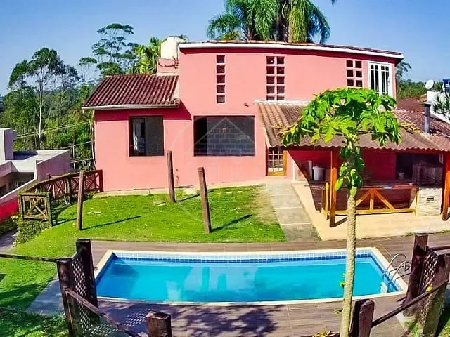 Casa com 800m² 3 quartos e 2 banheiros, à venda, no bairro Fazenda da Ilha em Embu-Guaçu