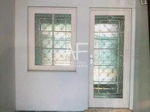 Casa com 250m², à venda, no bairro Centro em Taubaté
