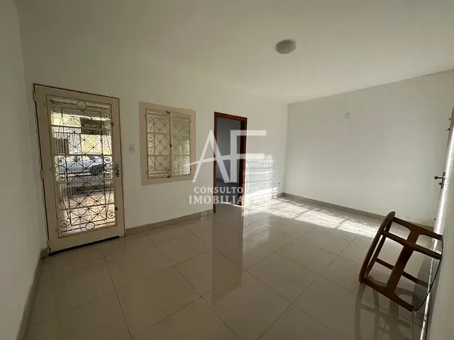 Casa com 250m², à venda, no bairro Centro em Taubaté