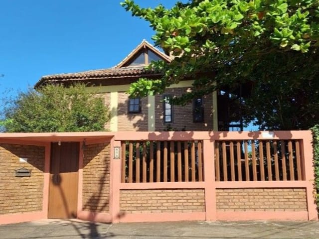 Casa com 800m² 5 quartos e 4 banheiros, à venda, no bairro Lagoa em Macaé