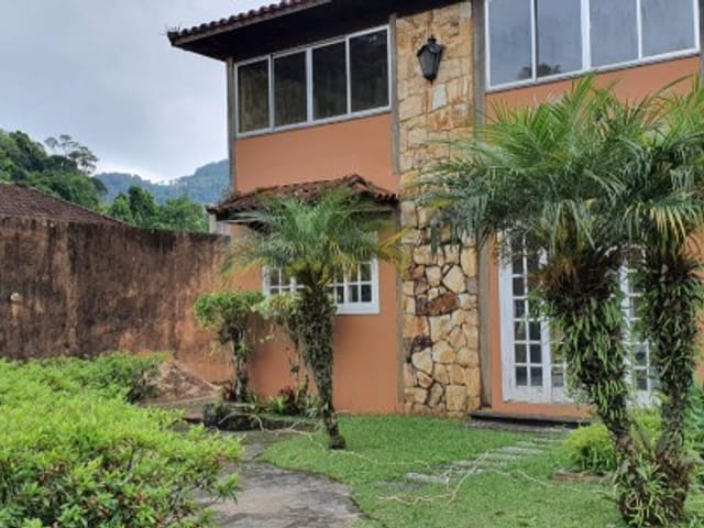 Casa com 1500m², à venda, no bairro Quitandinha em Petrópolis