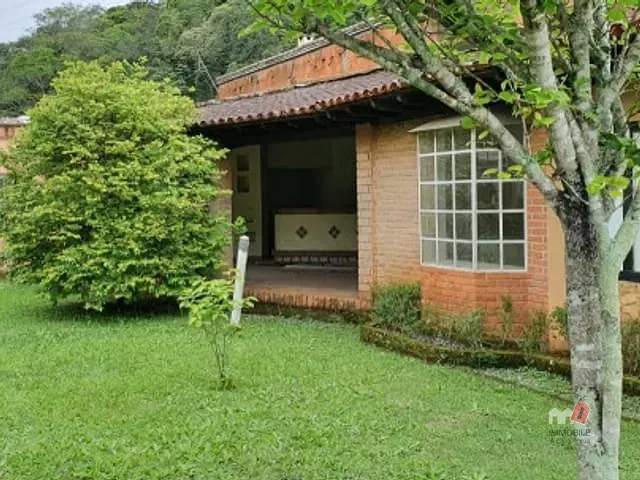 Casa com 1500m², à venda, no bairro Quitandinha em Petrópolis