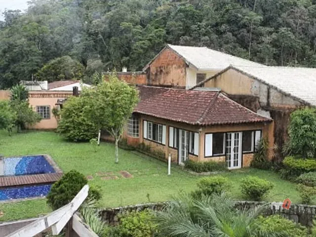 Casa com 1500m², à venda, no bairro Quitandinha em Petrópolis