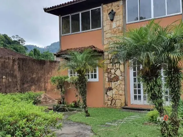 Casa com 1500m², à venda, no bairro Quitandinha em Petrópolis