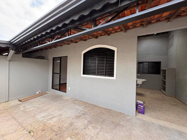 Casa com 150m² 2 quartos e 1 banheiro, para alugar, no bairro Conjunto Habitacional Parque Itajaí em Campinas